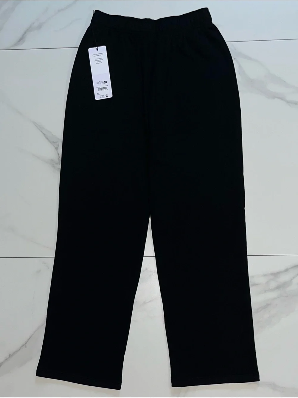 ALO Yoga Women’s Straight Leg Pants in Black